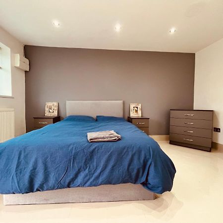 Large And Comfy Studio Flat C Near Heathrow Hillingdon Exterior photo